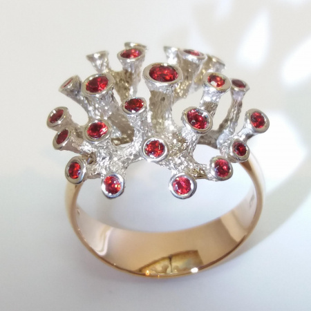 DESIGNER GOLD RING WITH BEST QUALITY SPINEL